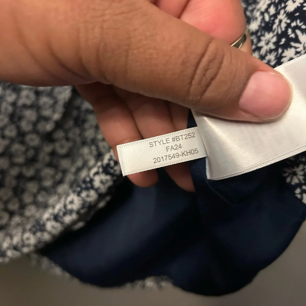 J Crew Factory Floral Navy and White short sleeve top - Picture 8 of 10